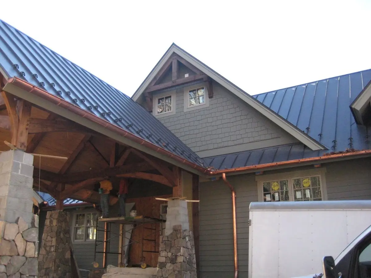 Craftsman Roofing team delivering quality roofing work in Itasca